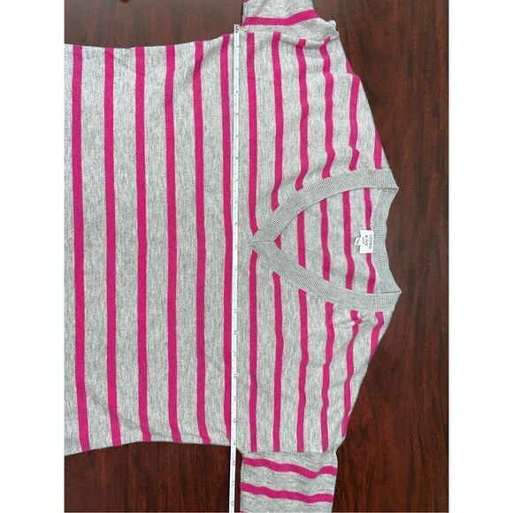 Crown & Ivy V-Neck Stripe Sweater Size Petite Medium - Picture 5 of 6